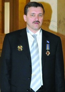 КАНДИДАТ В НАРОДНЫЕ ДЕПУТАТЫ УКРАИНЫ  ПО 4 ОДНОМАНДАТНОМУ ОКРУГУ ВЛАДИМИР ЛУТЬЕВ