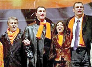 Майдан: «Ющенко «2004» СДАЛ (в прямом смысле слова) – Кличко «2012» ПРИНЯЛ»